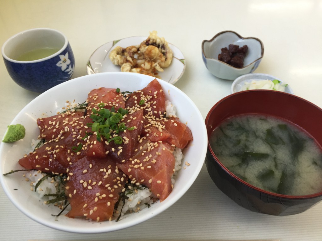 マグロ丼